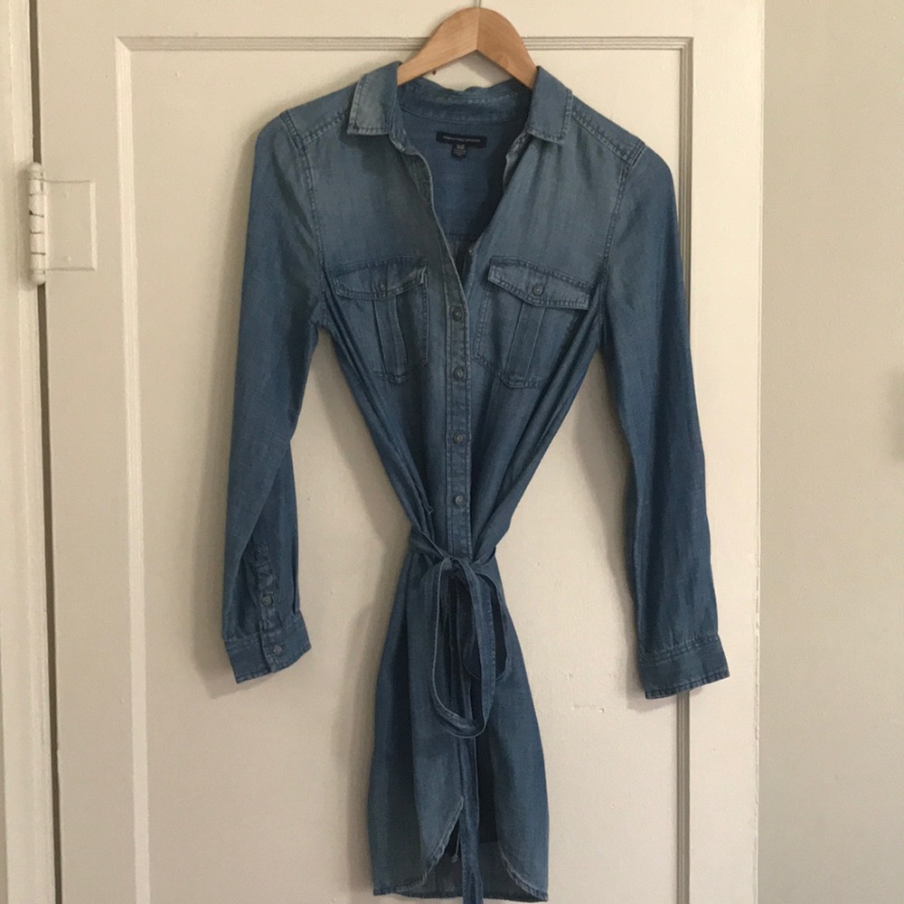 Cute AE Denim button up dress